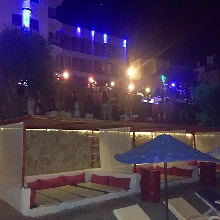 Hotel Hidden Garden 2*