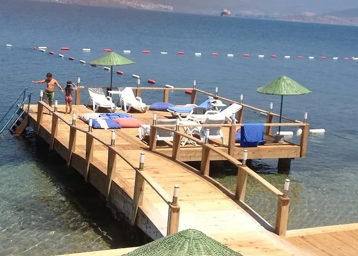 Hidden Garden Hotel 2*