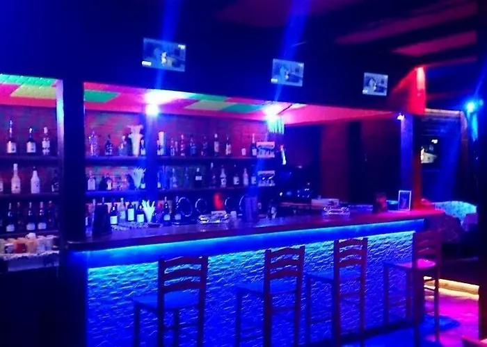 Hidden Garden Hotel 2*