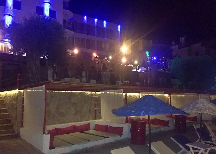 Hotel Hidden Garden 2*